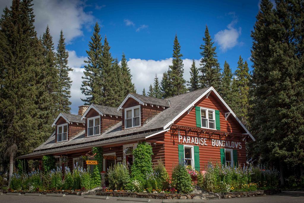 Paradise Lodge And Bungalows Lake Louise Exterior photo