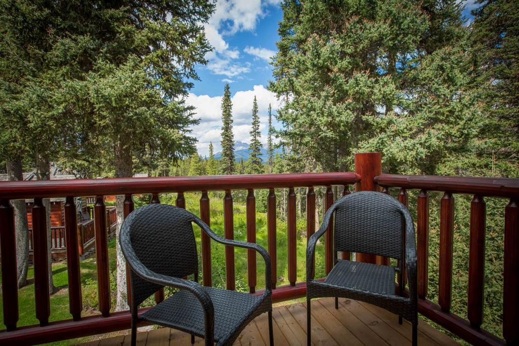 Paradise Lodge And Bungalows Lake Louise Exterior photo